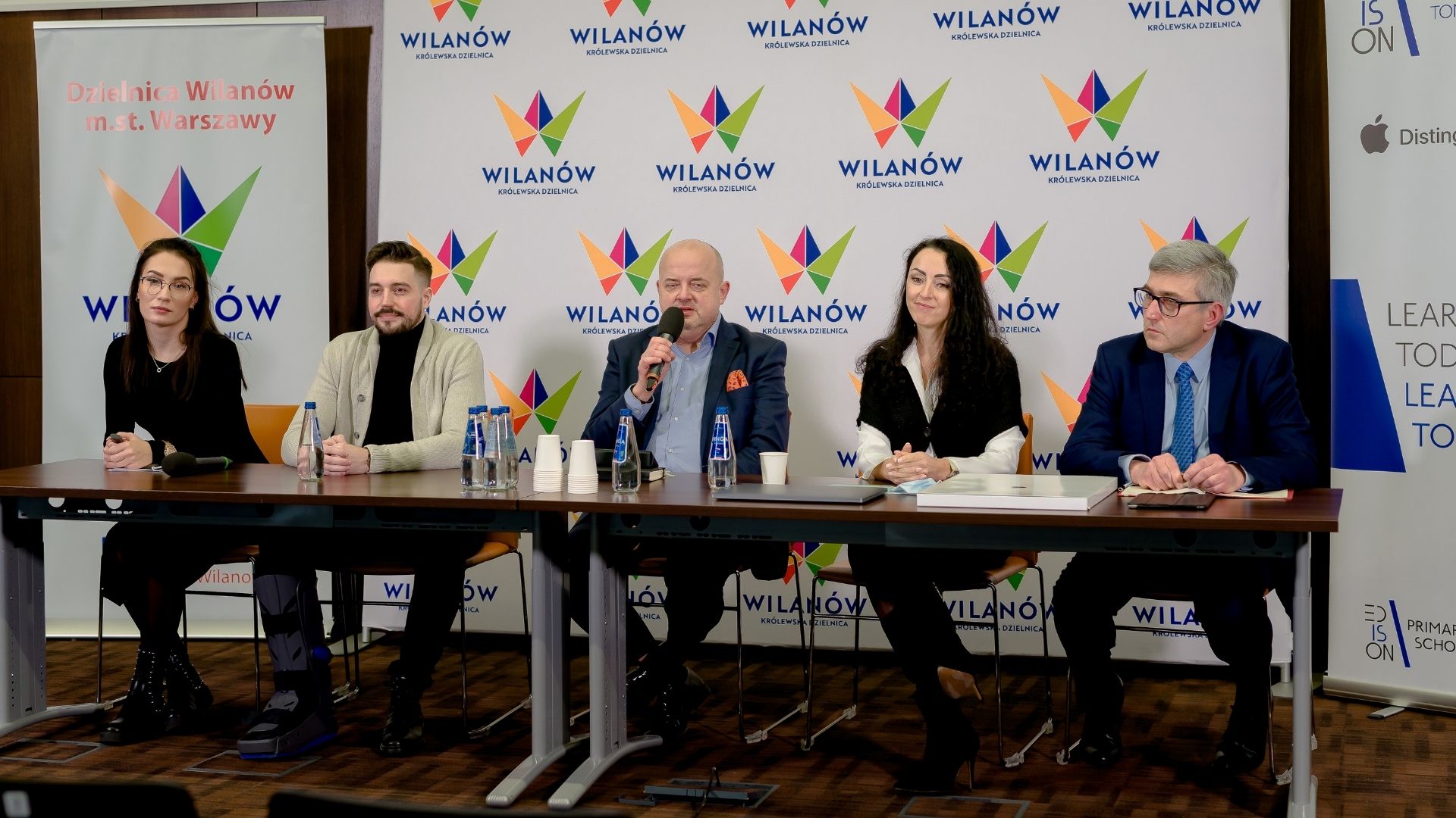 Konferencja prasowa Edison Primary School w Urzędzie Dzielnicy Wilanów