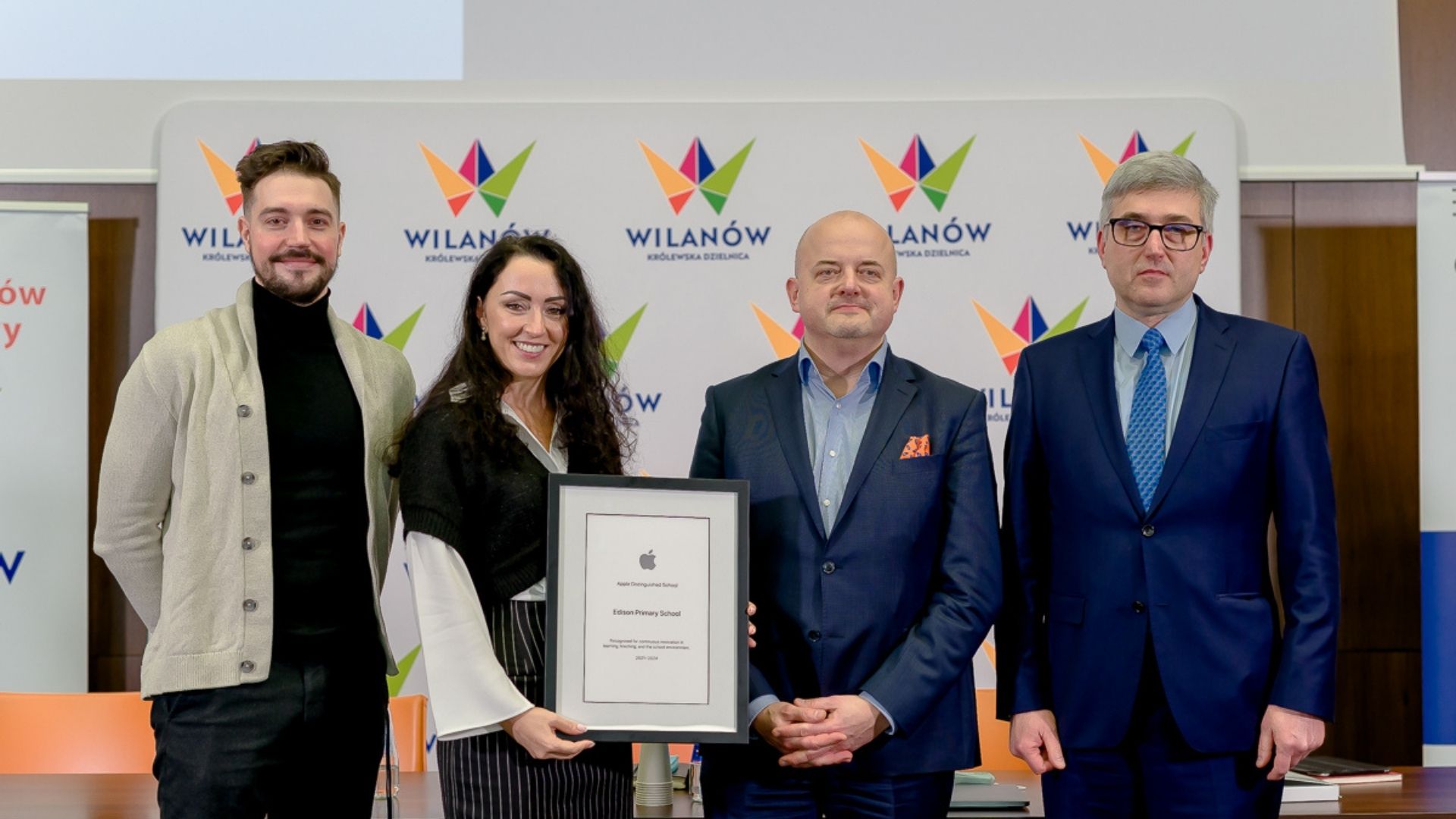 Konferencja prasowa Edison Primary School w Urzędzie Dzielnicy Wilanów