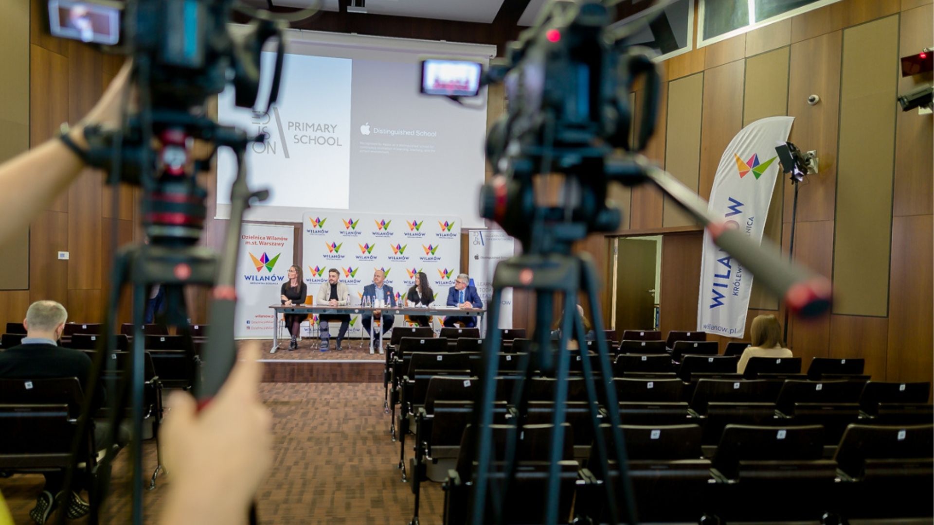 Konferencja prasowa Edison Primary School w Urzędzie Dzielnicy Wilanów